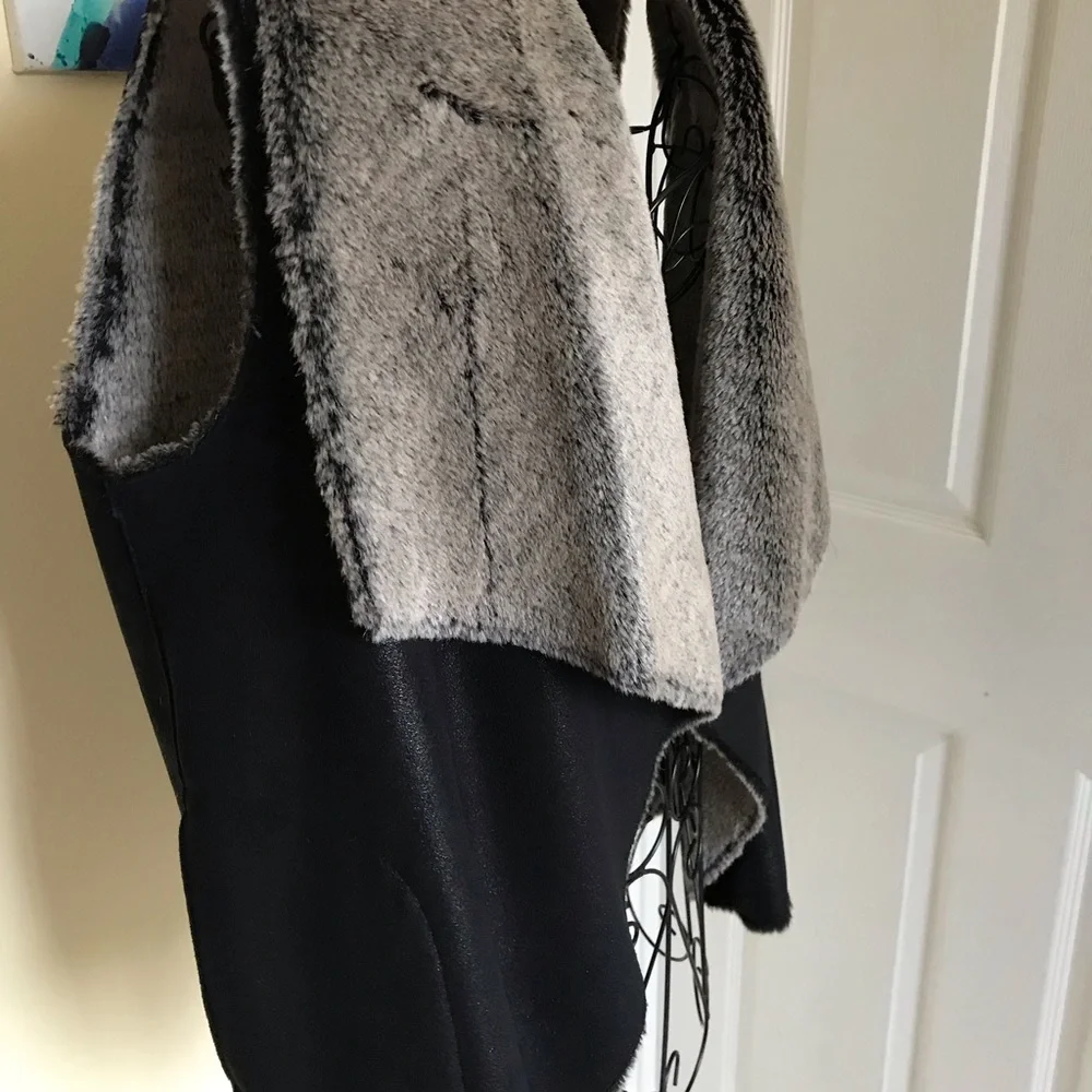 Marc New York by Andrew Marc Women's Black Faux Sherpa Vest Size Small - Picture 3 of 12